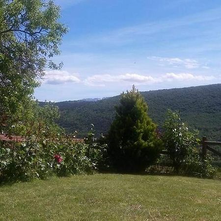 Bed and Breakfast Notti Magiche Castelvecchio Calvisio Exterior foto