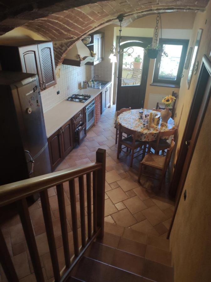 Bed and Breakfast Notti Magiche Castelvecchio Calvisio Exterior foto